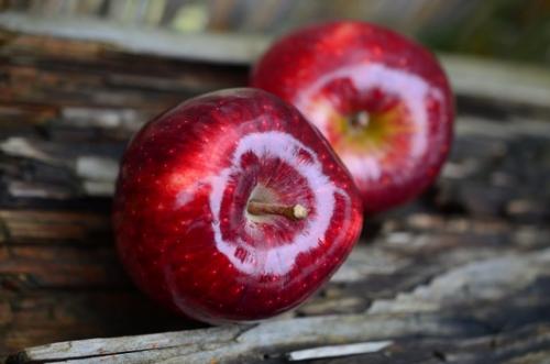 Яблоко 1 шт ккал. Сколько калорий в среднем яблоке красном?