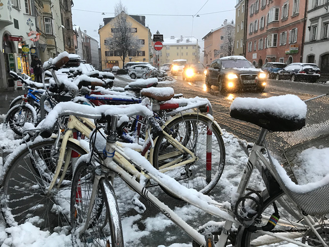 Снег в Инсбруке