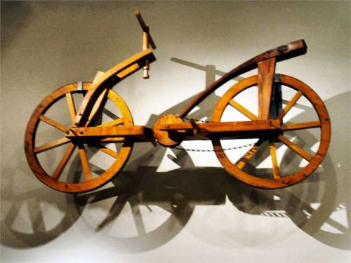 деревянный велосипед