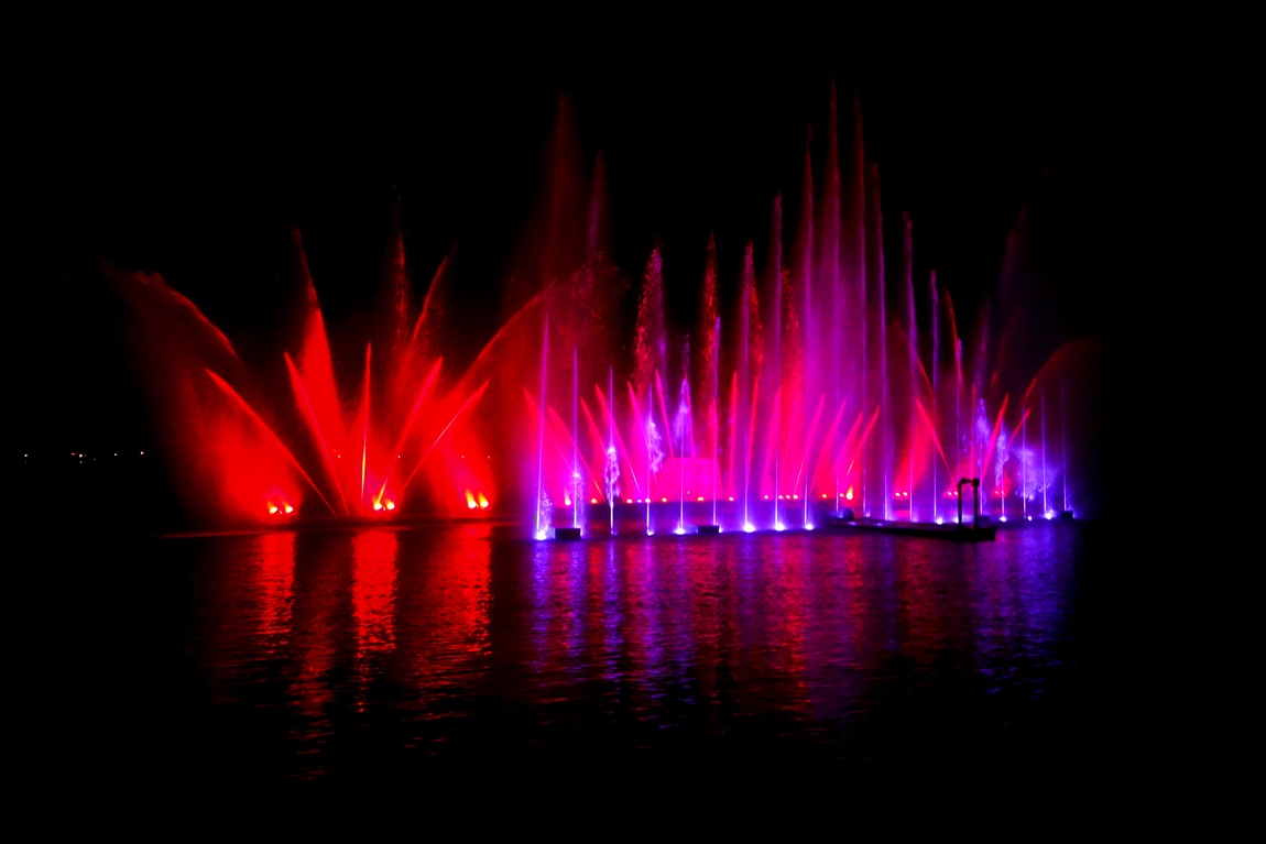 Лазерное шоу фонтанов в Австрии